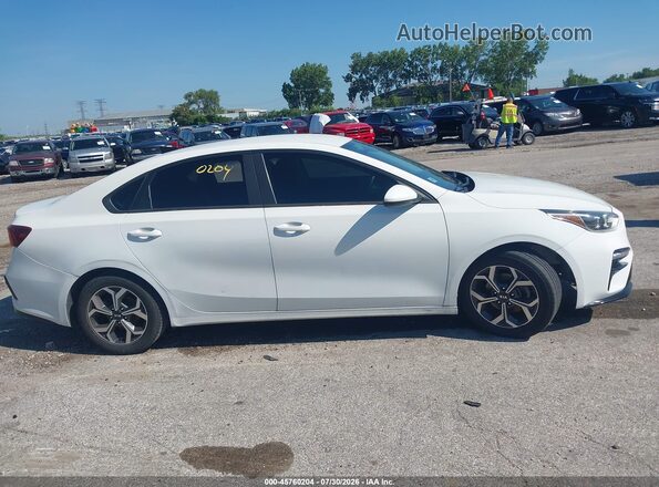 3KPF24AD1LE212480 2020 KIA FORTE White Rear interior view