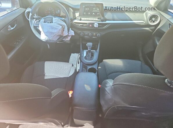 3KPF24AD1ME262507 2021 KIA FORTE Silver Widok deski rozdzielczej