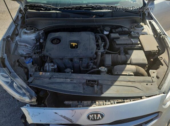 3KPF24AD1ME262507 2021 KIA FORTE Silver Widok wnętrza z tyłu