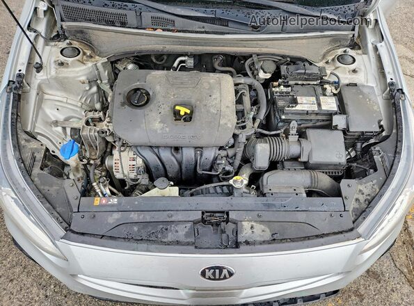 3KPF24AD1ME292221 2021 KIA FORTE Silver Rear interior view