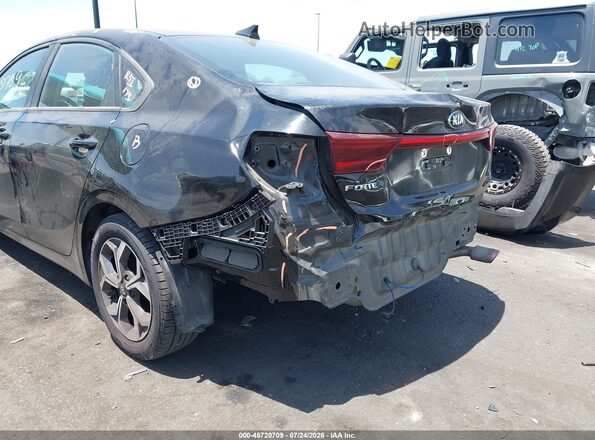 3KPF24AD1ME324939 2021 KIA FORTE Black Front view