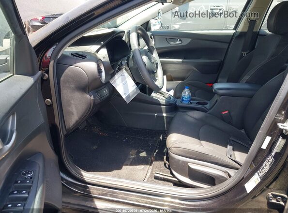 3KPF24AD1ME324939 2021 KIA FORTE Black Front interior view