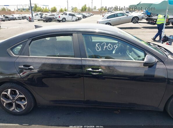 3KPF24AD1ME324939 2021 KIA FORTE Black 360 interior view