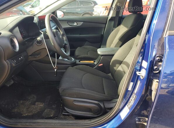 3KPF24AD1ME370075 2021 KIA FORTE Blue Front interior view