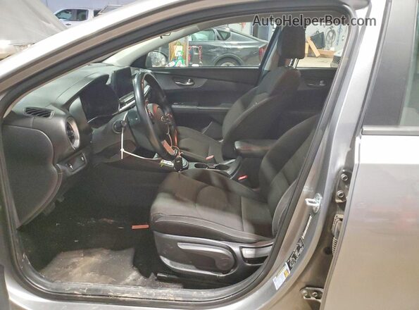 3KPF24AD1ME374241 2021 KIA FORTE Gray Widok wnętrza z przodu