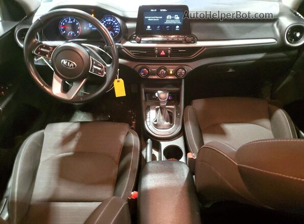 3KPF24AD1ME374241 2021 KIA FORTE Gray Widok deski rozdzielczej