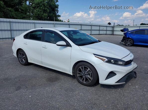 3KPF24AD1NE437517 2022 KIA FORTE Белый Передняя правая четверть