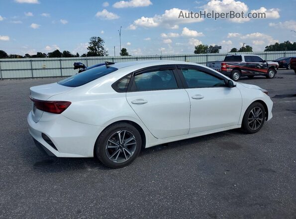 3KPF24AD1NE437517 2022 KIA FORTE Белый Задняя правая четверть