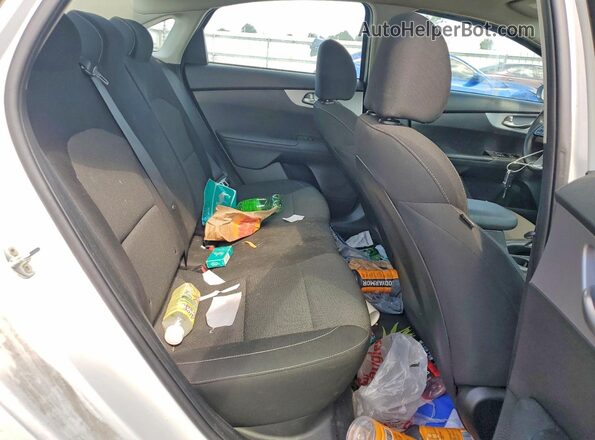 3KPF24AD1NE437517 2022 KIA FORTE Белый Вид задних сидений