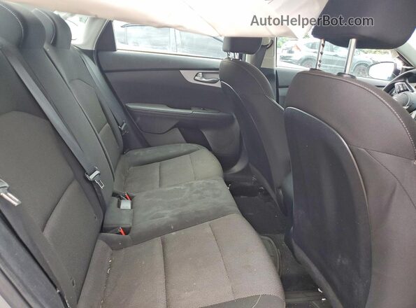3KPF24AD1PE525339 2023 KIA FORTE Silver Вид задніх сидінь