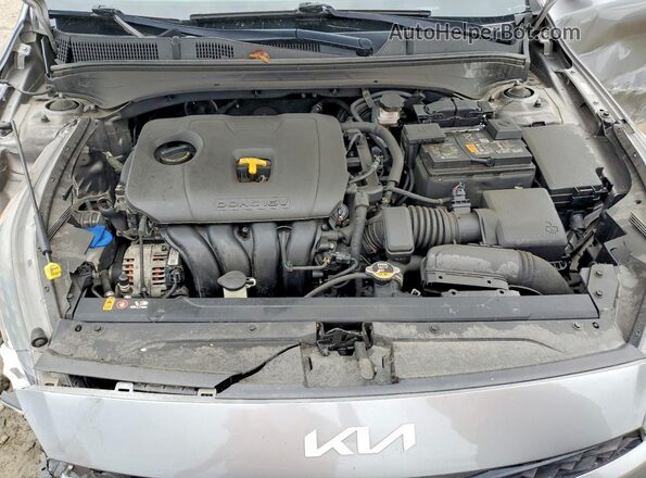 3KPF24AD1PE525339 2023 KIA FORTE Silver Вид задньої частини салону