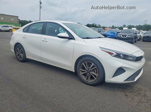 3KPF24AD1PE583287 2023 KIA FORTE White Передня права чверть