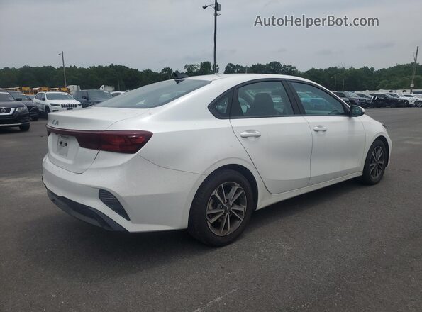 3KPF24AD1PE583287 2023 KIA FORTE White 