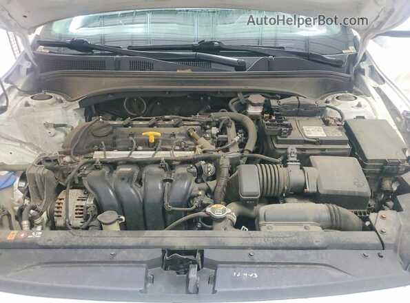 3KPF24AD1PE583287 2023 KIA FORTE White Вид задньої частини салону