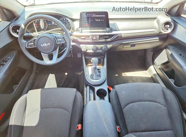 3KPF24AD1PE685396 2023 KIA FORTE Black Widok deski rozdzielczej