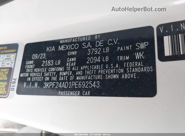 3KPF24AD1PE692543 2023 KIA FORTE White Vista del compartimento del motor