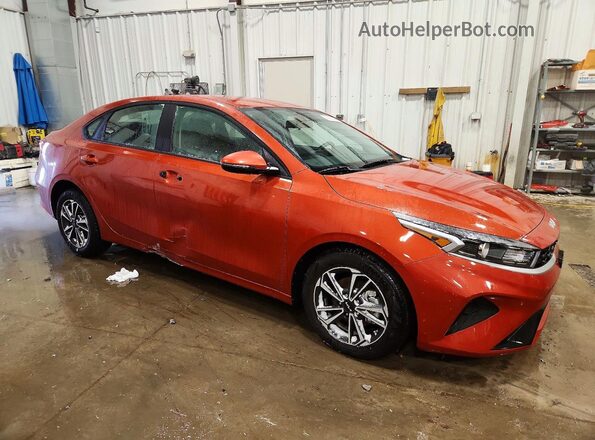 3KPF24AD1RE708369 2024 KIA FORTE Orange Front right