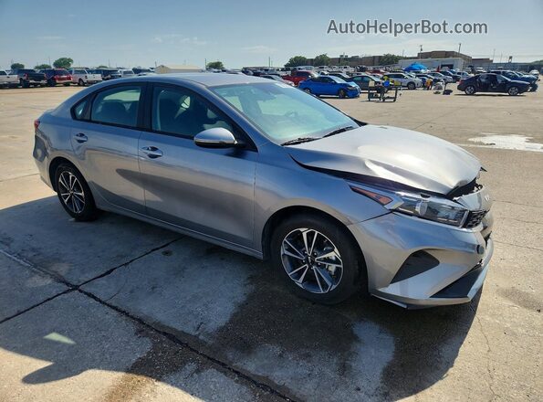 3KPF24AD1RE713281 2024 KIA FORTE Gray Przód prawy