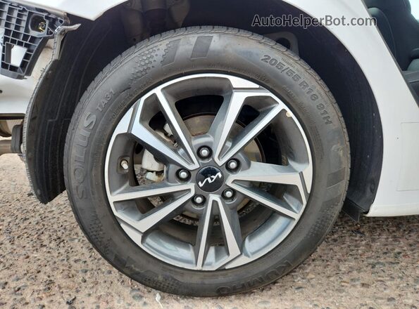 3KPF24AD1RE770970 2024 KIA FORTE White 