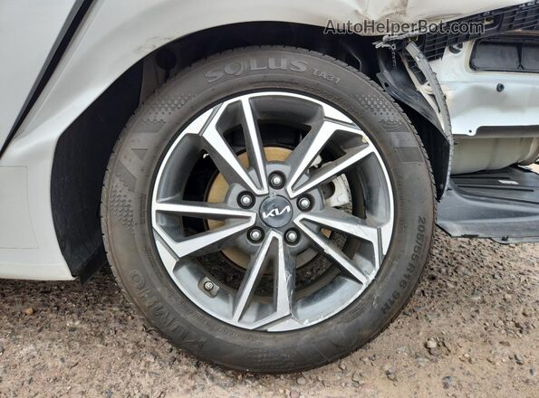 3KPF24AD1RE770970 2024 KIA FORTE White 