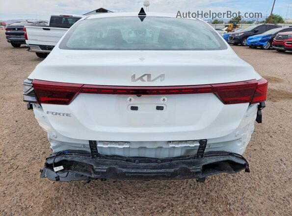 3KPF24AD1RE770970 2024 KIA FORTE White უკანა ხედი
