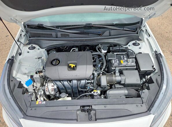 3KPF24AD1RE770970 2024 KIA FORTE White უკანა სალონის ხედი