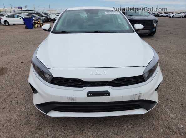 3KPF24AD1RE770970 2024 KIA FORTE White 