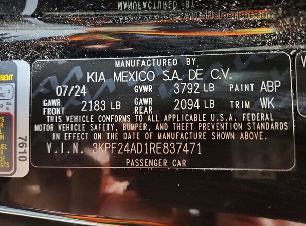 3KPF24AD1RE837471 2024 KIA FORTE Black Widok komory silnika