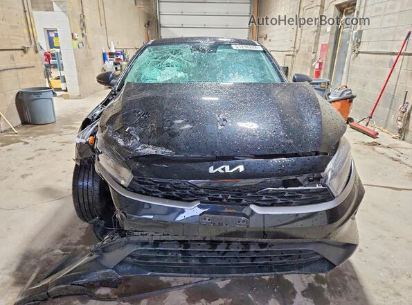 3KPF24AD1RE837471 2024 KIA FORTE Black Widok z przodu
