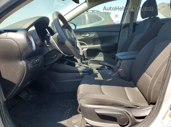 3KPF24AD2KE067593 2019 KIA FORTE Silver წინა სალონის ხედი