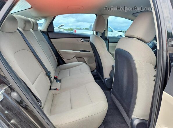 3KPF24AD2KE098441 2019 KIA FORTE Black Widok tylnych siedzeń
