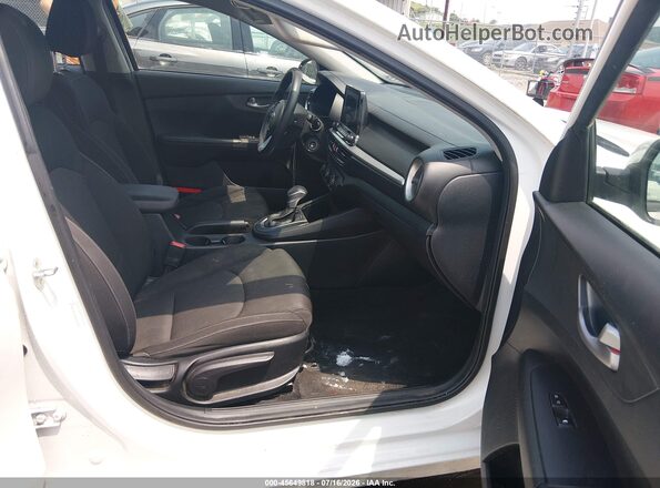 3KPF24AD2LE143234 2020 KIA FORTE White Vista interior delantera
