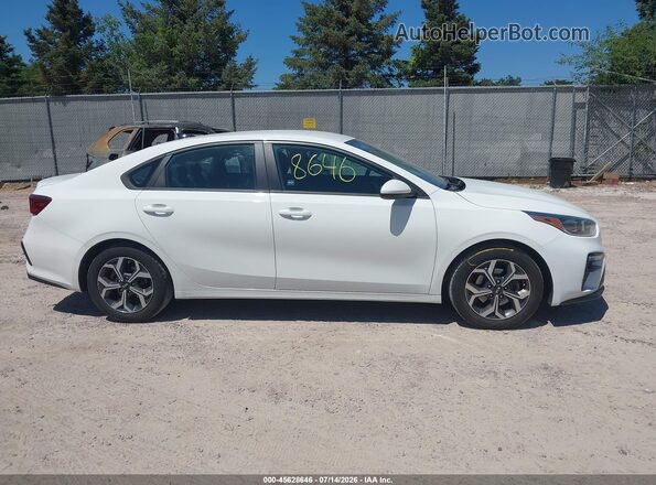 3KPF24AD2ME292793 2021 KIA FORTE White Rear interior view