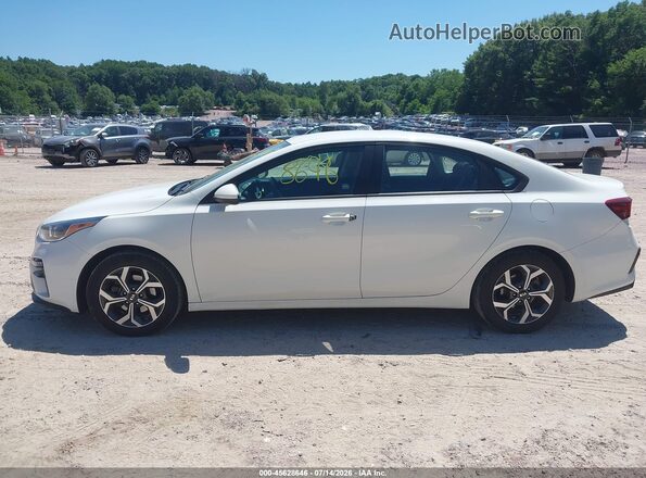 3KPF24AD2ME292793 2021 KIA FORTE White 360 interior view
