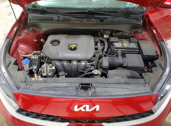 3KPF24AD2NE417888 2022 KIA FORTE Красный Вид задней части салона