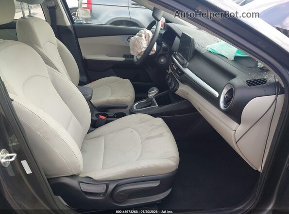 3KPF24AD2NE431404 2022 KIA FORTE Gray Front interior view