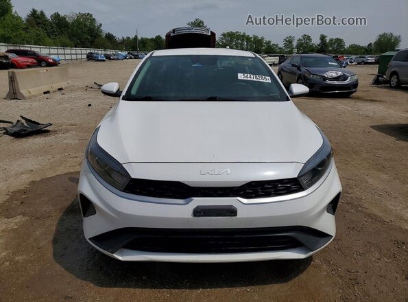 3KPF24AD2NE502925 2022 KIA FORTE White Widok z przodu