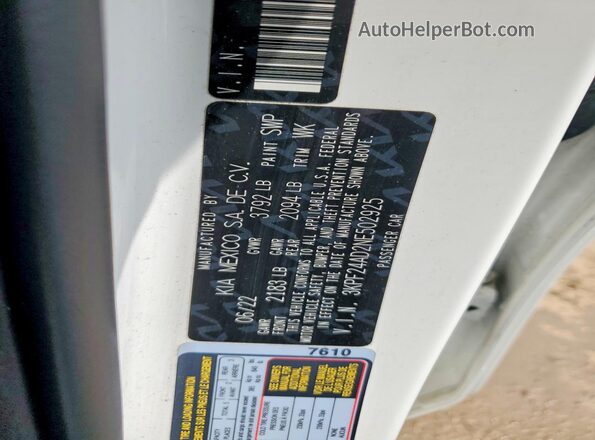 3KPF24AD2NE502925 2022 KIA FORTE White Widok komory silnika