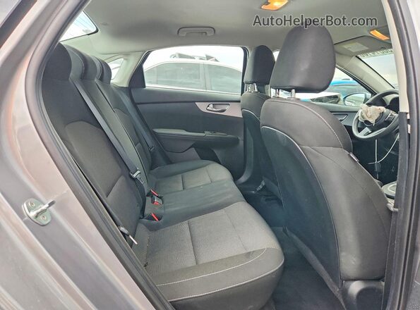 3KPF24AD2PE545034 2023 KIA FORTE Silver Вид задніх сидінь