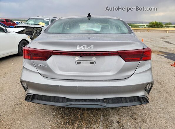 3KPF24AD2PE545034 2023 KIA FORTE Silver Вид ззаду