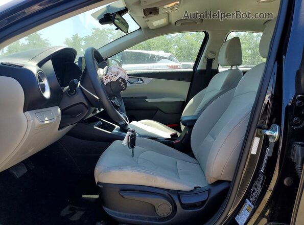 3KPF24AD2PE545597 2023 KIA FORTE Black Widok wnętrza z przodu