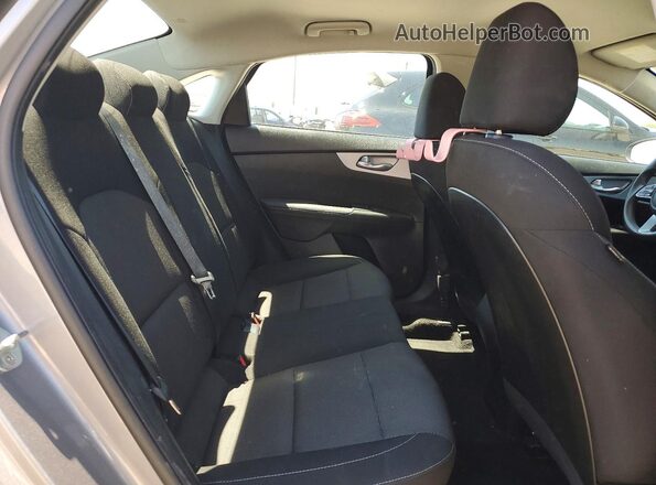 3KPF24AD2PE566367 2023 KIA FORTE Silver უკანა სავარძლების ხედი