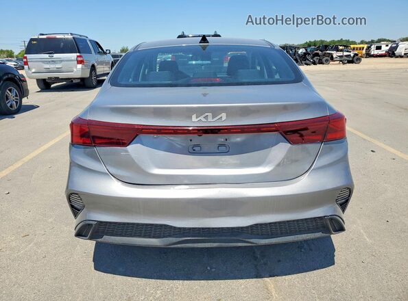 3KPF24AD2PE566367 2023 KIA FORTE Silver უკანა ხედი