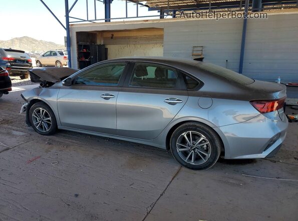 3KPF24AD2RE723334 2024 KIA FORTE Gray Trasero izquierdo