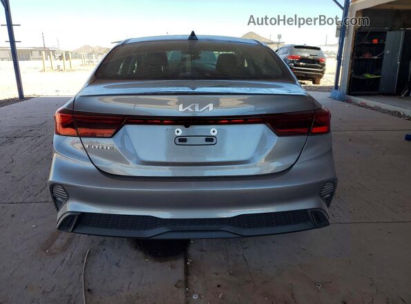 3KPF24AD2RE723334 2024 KIA FORTE Gray Vista trasera