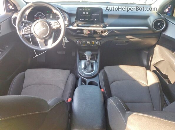 3KPF24AD2RE725620 2024 KIA FORTE Синий Вид панели приборов