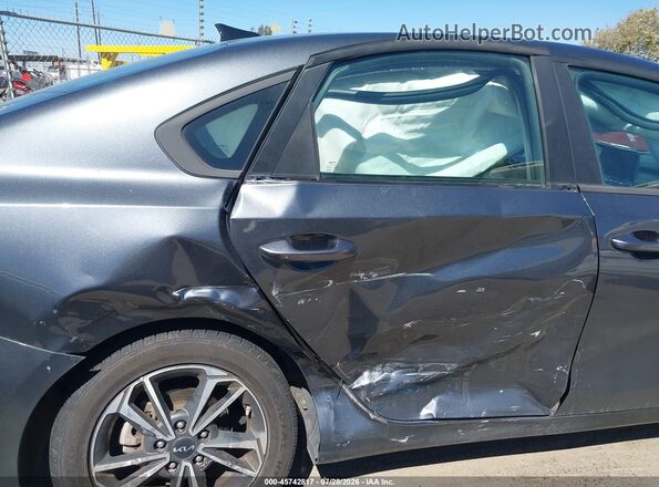 3KPF24AD2RE726959 2024 KIA FORTE Gray Front view