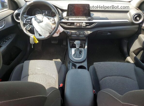 3KPF24AD2RE744071 2024 KIA FORTE Blue Առջևի վահանակի տեսք