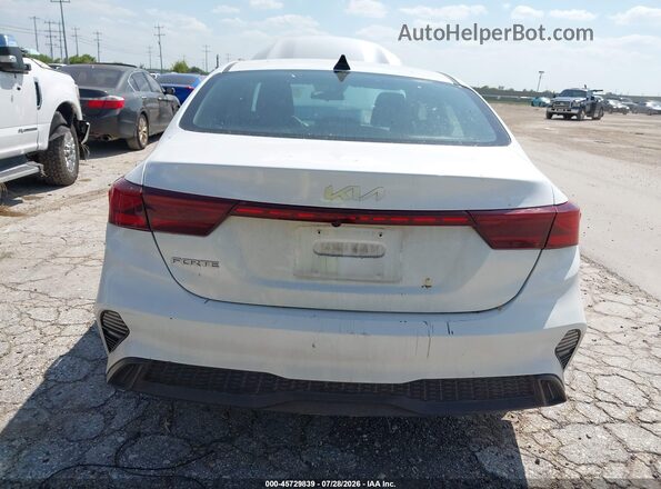 3KPF24AD2RE757063 2024 KIA FORTE White 