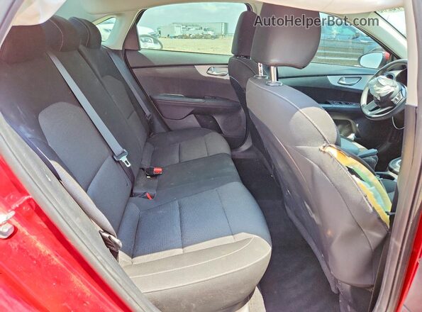 3KPF24AD2RE790998 2024 KIA FORTE Red Հետևի նստատեղերի տեսք